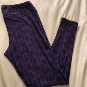 LuLaRoe Pants - NWOT Lularoe buttery soft leggings tall and curvy LuLaRoe Pants - NWOT Lularoe buttery soft leggings tall and curvy